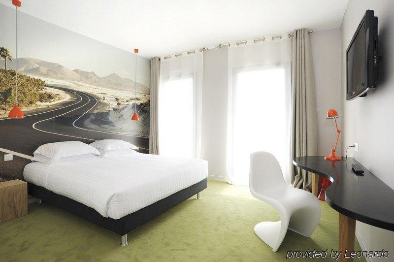 L'Echappee Belle Hotel LʼIsle-Jourdain Eksteriør billede
