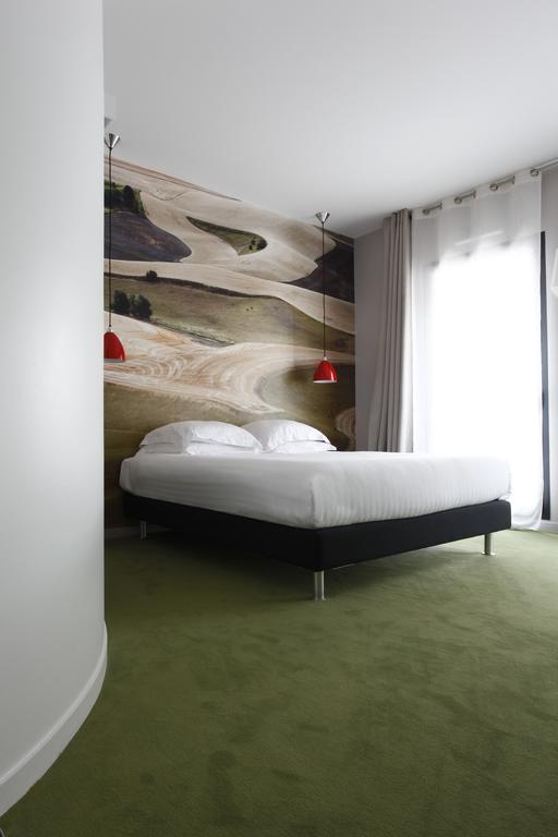 L'Echappee Belle Hotel LʼIsle-Jourdain Eksteriør billede