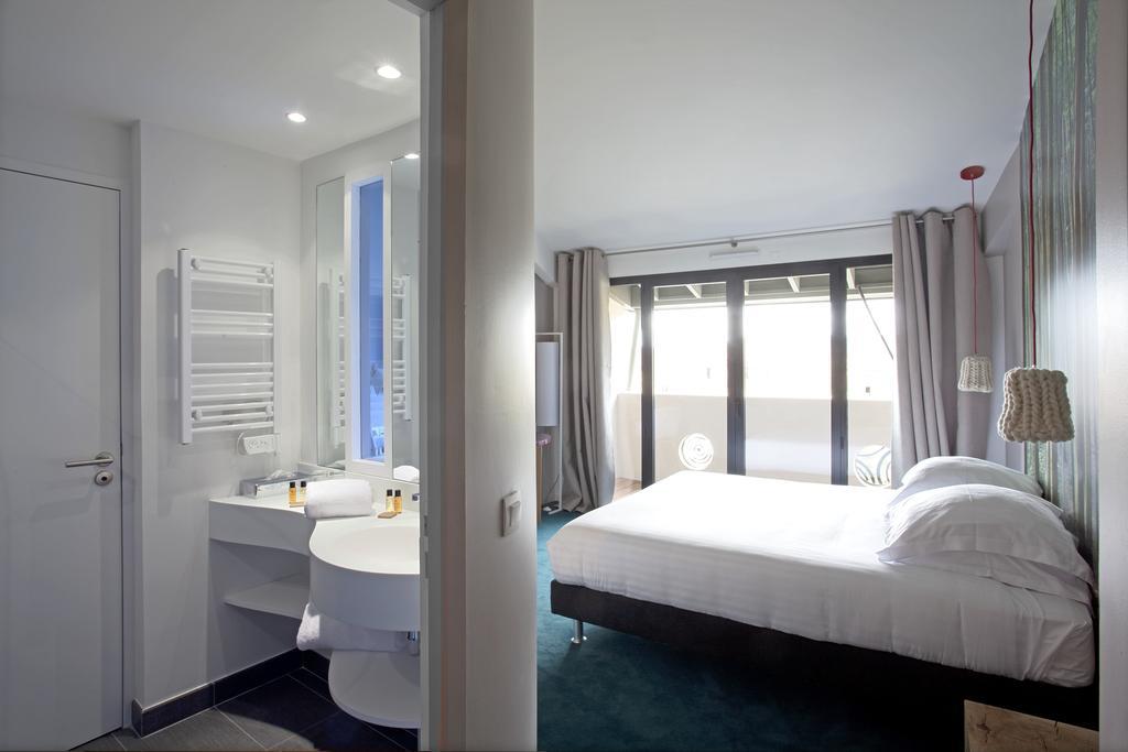 L'Echappee Belle Hotel LʼIsle-Jourdain Eksteriør billede