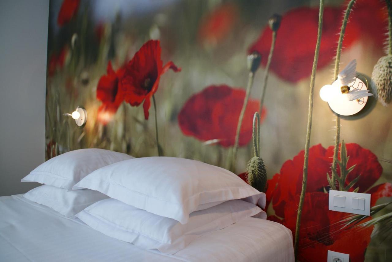 L'Echappee Belle Hotel LʼIsle-Jourdain Eksteriør billede